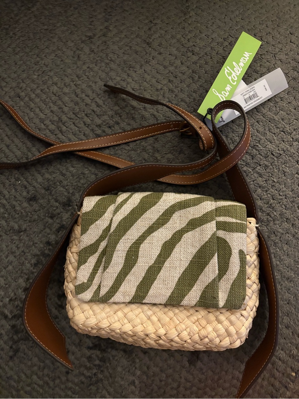 Sam Edelman Straw tote magnetic closure/ vacation